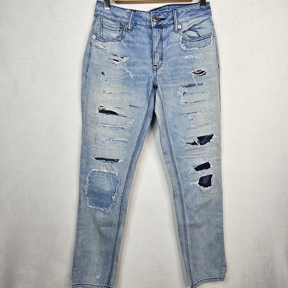 American eagle distressed tomgirl Jeans sz 0